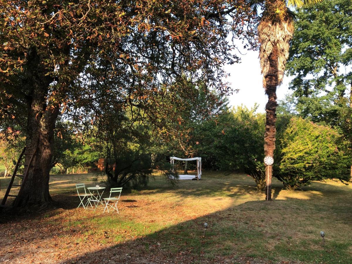 Domaine Pierrot Bed & Breakfast Laujuzan Luaran gambar