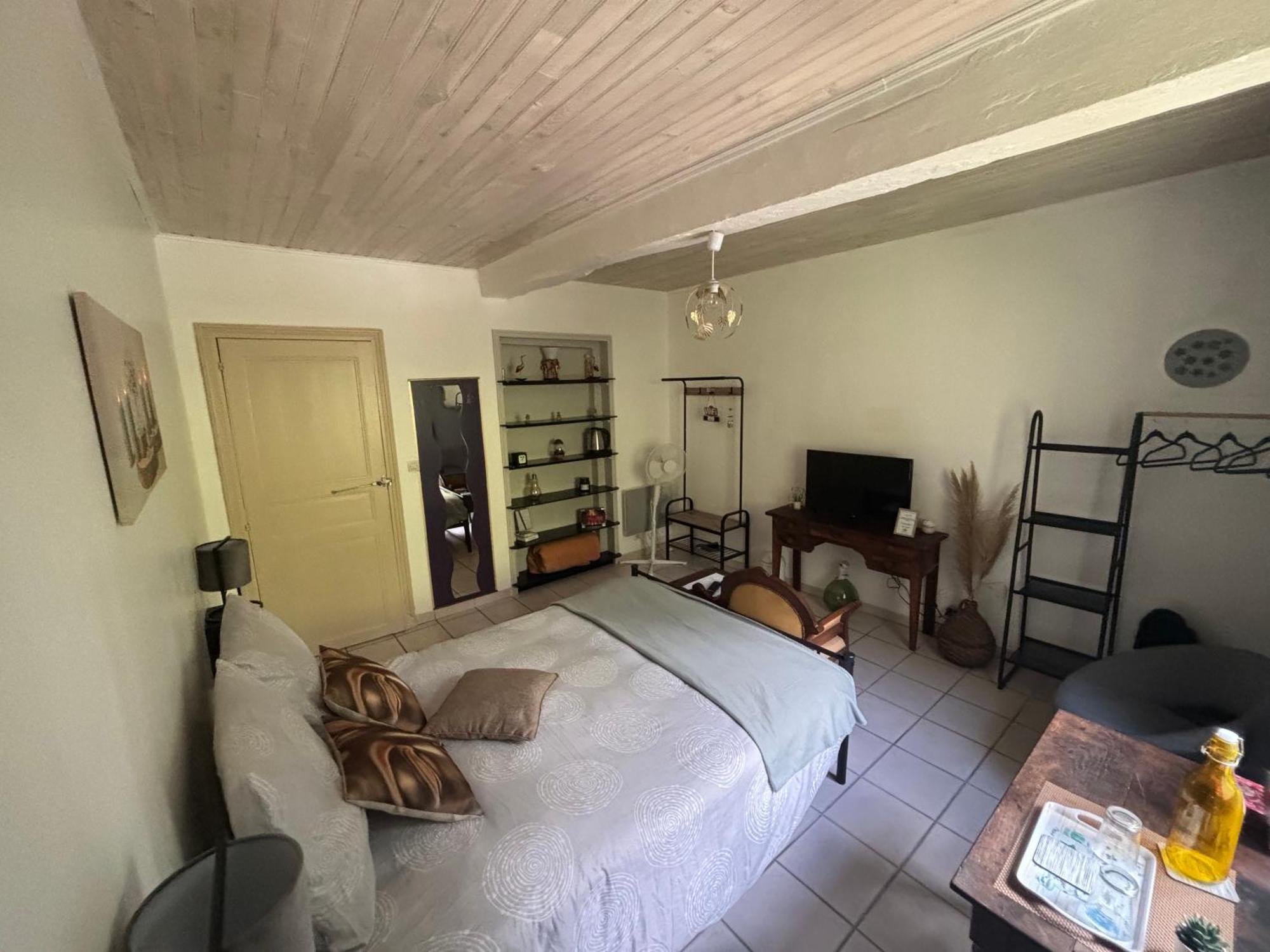 Domaine Pierrot Bed & Breakfast Laujuzan Luaran gambar