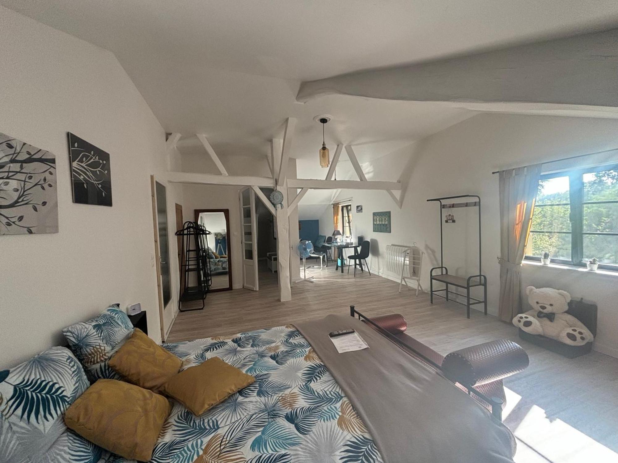 Domaine Pierrot Bed & Breakfast Laujuzan Luaran gambar